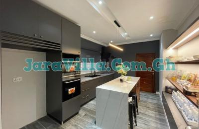 4 bedrooms house for sale at Lakeside