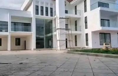 Ultra Modern 8 Bedroom house@ American house