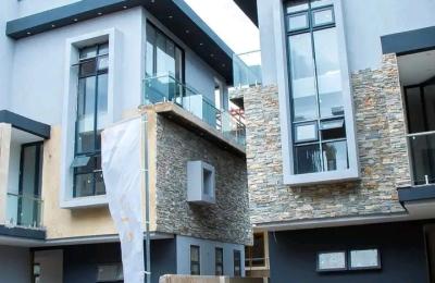 4BEDROOM Townhouse@ cantonment