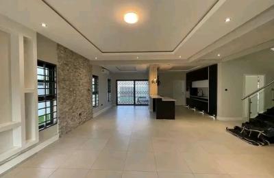 4BedroombTownhouse@ East Airport
