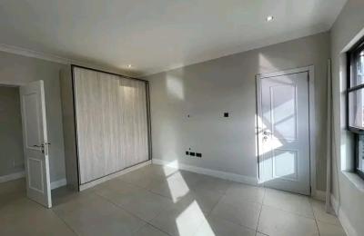 4BedroombTownhouse@ East Airport