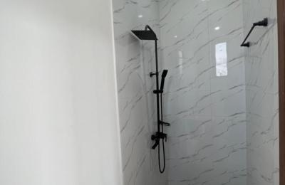 5Bedroom House@ East legonnHill