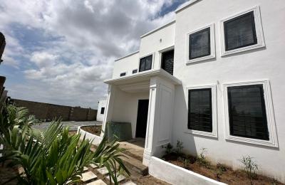 5Bedroom House@ East legonnHill