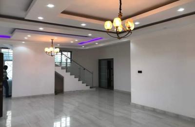 Check out this 5-bedroom house with a 1-bedroom staff quarters for sale at Spintex!