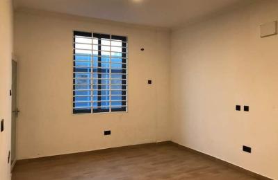 Check out this 5-bedroom house with a 1-bedroom staff quarters for sale at Spintex!