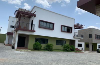 3Bedroom townhouse@ Adjringanor