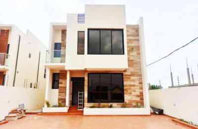 4 bedroom duplex for sale at Lakeside Estate.