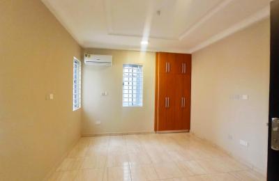 4 bedroom duplex for sale at Lakeside Estate.