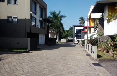 4BEDROOM TOWNHOUSE@ CANTONMENT