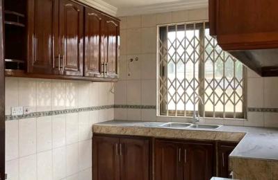3Bedroom Apartment@ American house