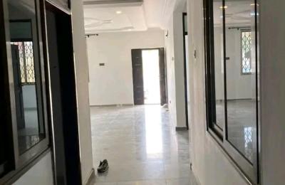 3Bedroom Apartment@ American house