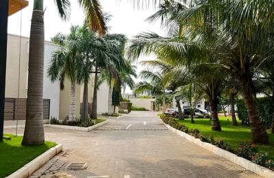 Fully furnished 3Bedroom townhouse@ Adjringanor