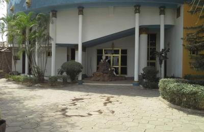 7 BEDROOM FURNISHED HOUSE FOR SALE AT EAST LEGON