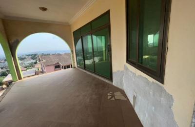 10 BEDROOM HOUSE FOR SALE AT KWABENYA