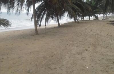 LAND FOR SALE AT ELMINA BEACH FRONT