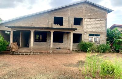 6 BEDROOM UNCOMPLETED HOUSE FOR SALE AT OKPOI GONNO