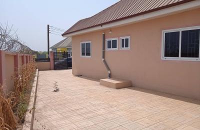 2Bedroom House@ Tema