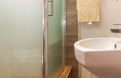 Serviced 2bedroom furnished apartment@ achimota cfc