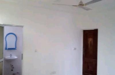 1)2 bedroom apartmebt@ old ashongman