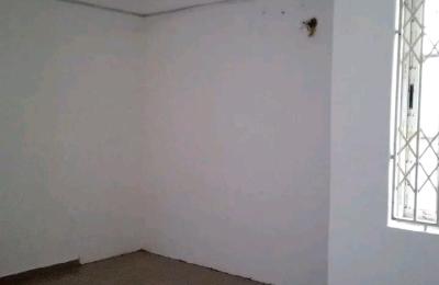1)2 bedroom apartmebt@ old ashongman