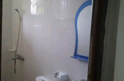1)2 bedroom apartmebt@ old ashongman
