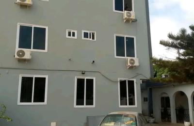 Executive 2 bedroom aparrment@ adenta barrier