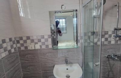 2Bedroomn apartmrnt@ tseaddo