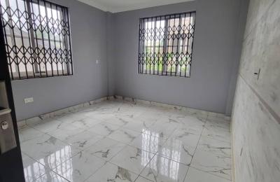 2Bedroomn apartmrnt@ tseaddo