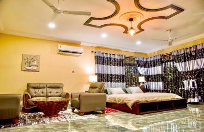 Serviced furnished 3Bedroom Apartment@ Tseaddo