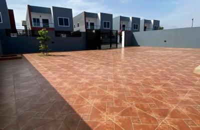3bedroom house@ botwe
